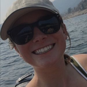 Meet your Posher, Corrine